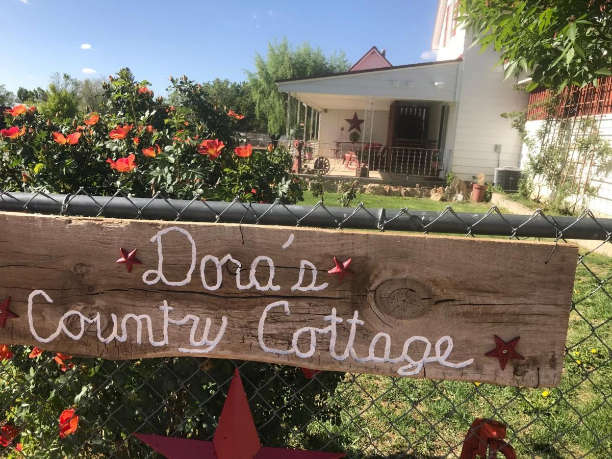 Dora'S Country Cottage Escalante Dış mekan fotoğraf